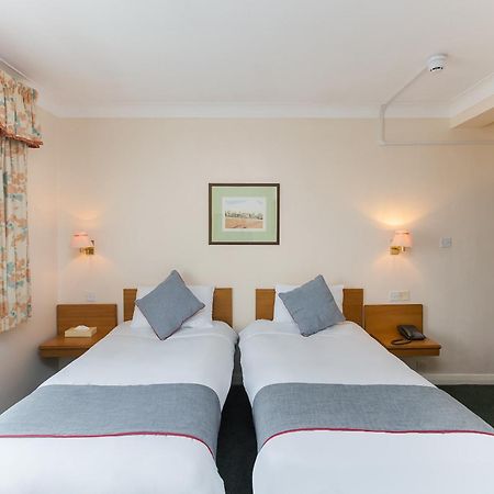 Oyo Stade Court Hotel Hythe  Exterior foto