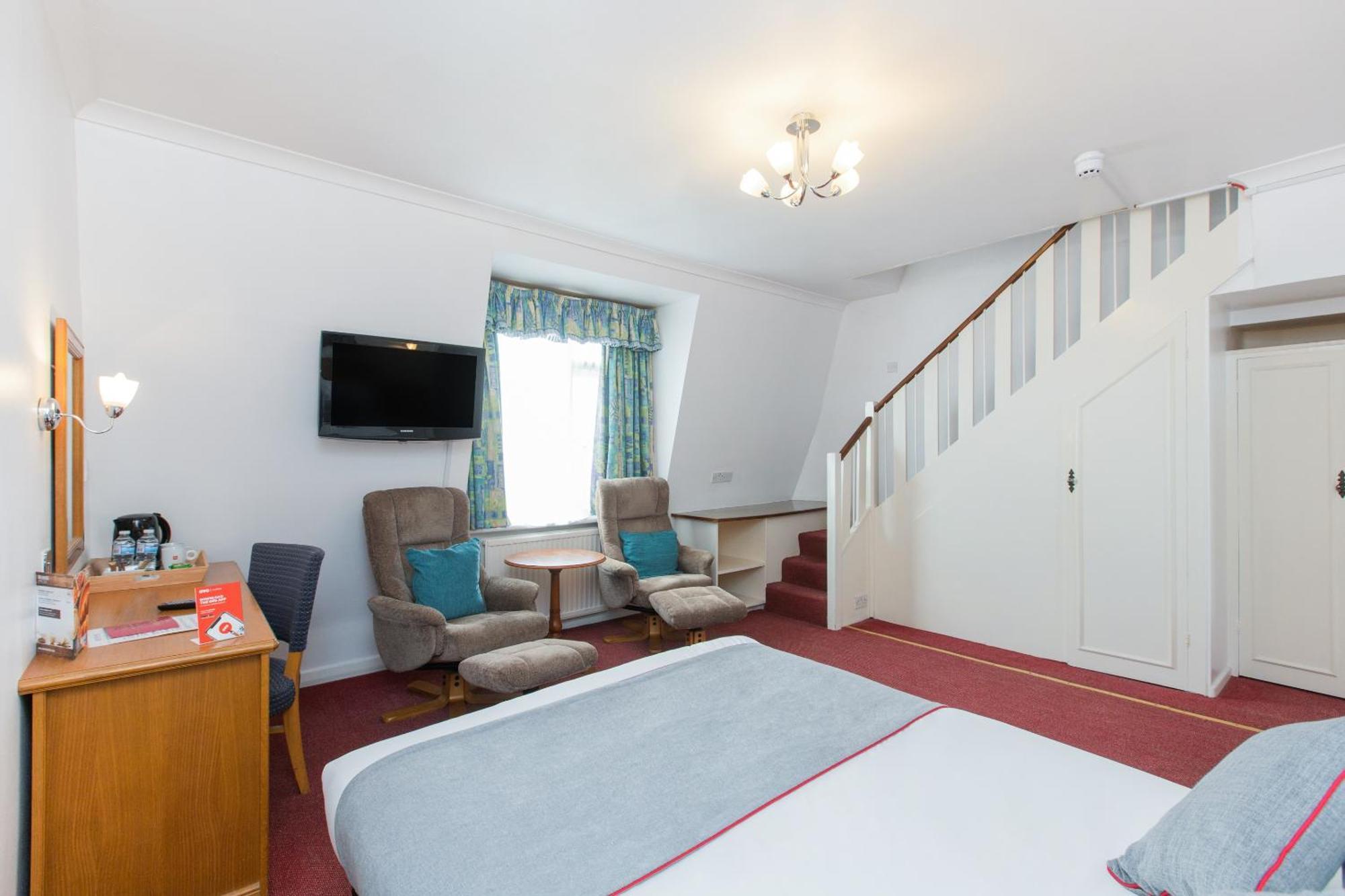 Oyo Stade Court Hotel Hythe  Exterior foto